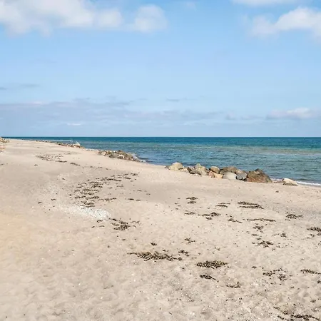 Three-bedroom In Semesterbostad