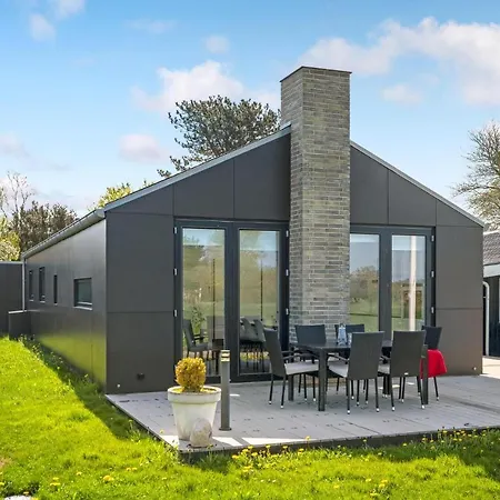 Semesterbostad Three-bedroom In *